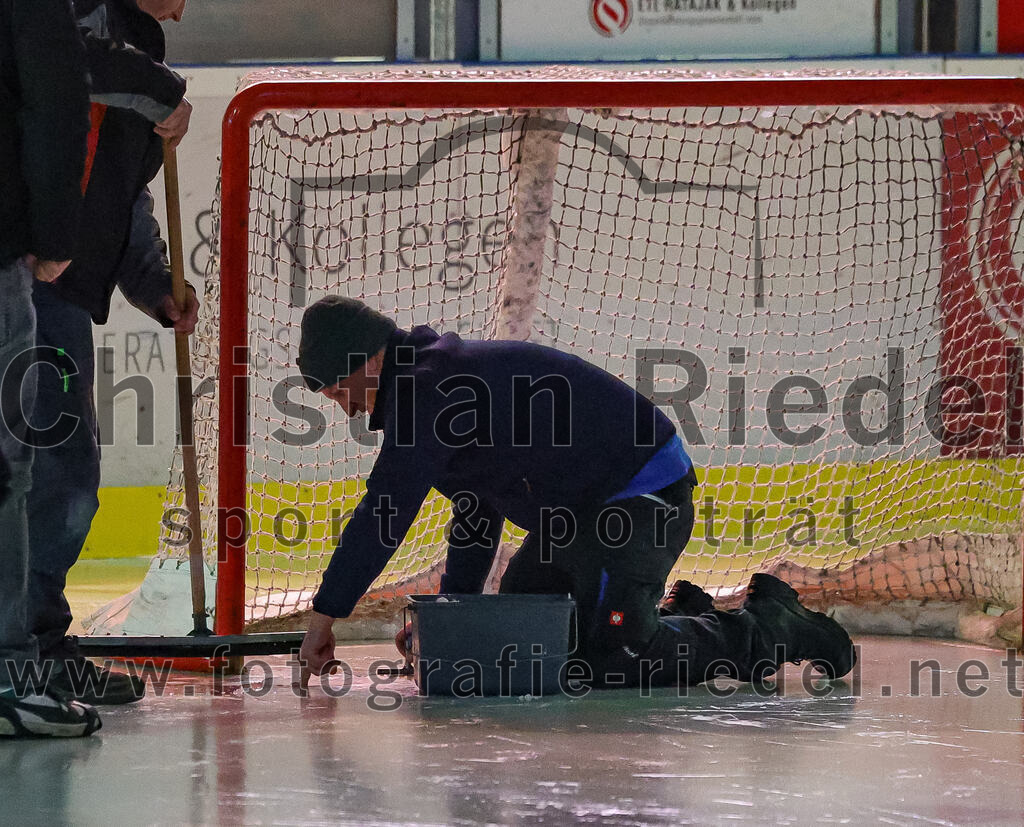 2025-12-23_008_TSV_Erding_gegen_Heilbronner_Falken | Erding, Deutschland, 23.12.2025:Eishockey, Oberliga Süd 2025 / 2026, 29. Spieltag, TSV Erding gegen Heilbronner Falken, Endergebnis: 5:4Foto: Christian Riedel / fotografie-riedel.net