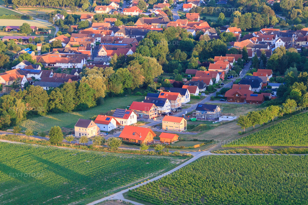 Luftbild: Kirchgasse aus Osten in Dierbach im Bundesland Rheinland-Pfalz in Deutschland.Foto: IMG_67809.jpg vom 14.06.2014 durch Werner Riehm/FLY-FOTO.deAuflösung des Originals: 4752 x 3168 px