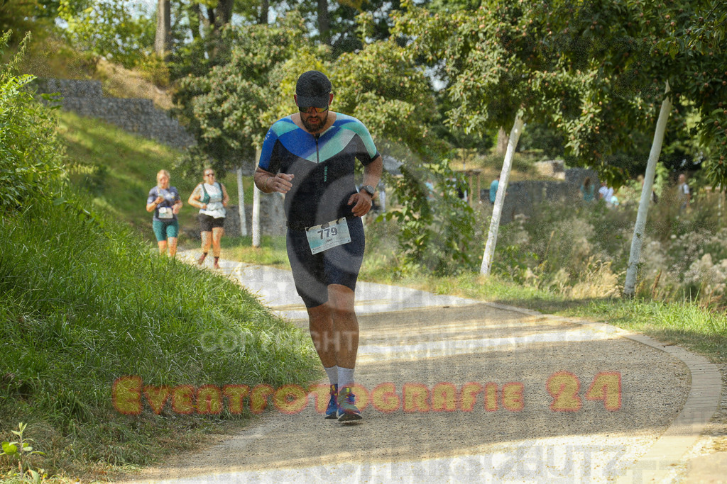 250824_1507_EX1_8515 | Sportfotografie im Rhein-Sieg Kreis, Köln, Bonn, NRW, Rheinland Pfalz, Hessen, etc. Unser Tätigkeitsfeld umfasst den Laufsport vom Volkslauf über den Marathon, Duathlon, Triathon bis zum Ultralauf wie Kölnpfad Ultra oder Schindertrail.
