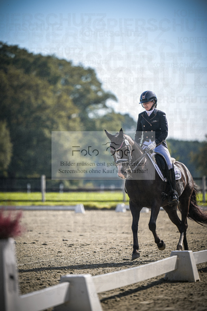 DOS_0841 | Entdecke hochwertige Reitturnierfotos von Foto Oger. Professionell, emotional und authentisch – jetzt Lieblingsmomente im Shop bestellen.Deutschlandweite Turnierfotografie. - Realisiert mit Pictrs.com