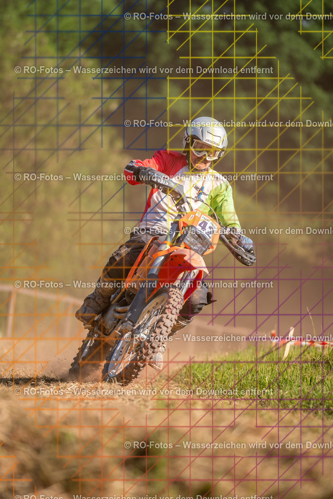 Wolfshausen 3 Lauf -1838 | Sportfotografie von RO-Fotos: Motorsport, Motocross, Enduro, Laufveranstaltungen und Triathlon. Professionelle Fotos von Sportlern und Events. - Realisiert mit Pictrs.com