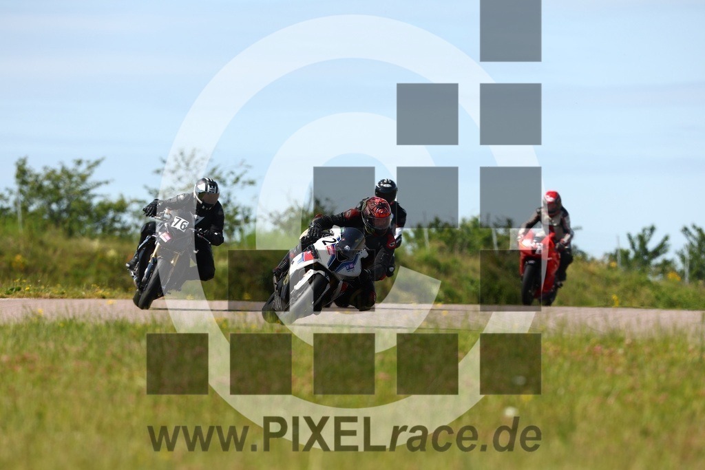 0002-20260606_01054 | Schöne Erinnerungen an spannende Momente - das festzuhalten ist unser Job. PIXELrace.de ist seit 2003 auf den Rennstrecken Europas unterwegs um die Action draußen beim Fahren und die wunderbare Stimmung imm Fahrerlager für euch einzufangen.