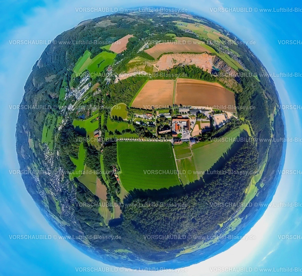 Balve230990261GutWocklumSteinbruch | Luftbild, Schloss Wocklum und Reiterhof Wocklum, Beckumer Tagebau Steinbruch Wocklum, Erdkugel, Fisheye Aufnahme, Fischaugen Aufnahme, 360 Grad Aufnahme, tiny world, Beckum, Balve, Sauerland, Nordrhein-Westfalen, Deutschland