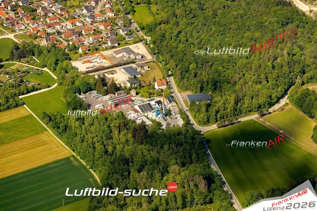 Das Luftbild zeigt :  Wemding - Die Luftaufnahme wurde 2024 vom UL-Flugzeug aus erstellt ( keine Drohne ) - Hochauflösende Luftaufnahme - Für grossformatige Ausdrucke geeignet. Die Geschenkidee !Mit Lizenz und Bildrechte bestellbar