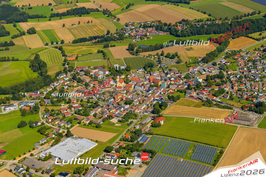Luftaufnahme von  Moosbach - Die Luftaufnahme wurde 2025 vom UL-Flugzeug heraus erstellt ( keine Drohne ) - Hochauflösende Luftaufnahme - für professionelle Ausdrucke geeignet. Die Geschenkidee !Mit Lizenz und Bildrechte bestellbar