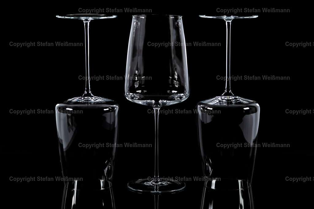 Die Gläser stehen Kopf | Wein, ist mehr als nur ein Getränk - Realisiert mit Pictrs.com