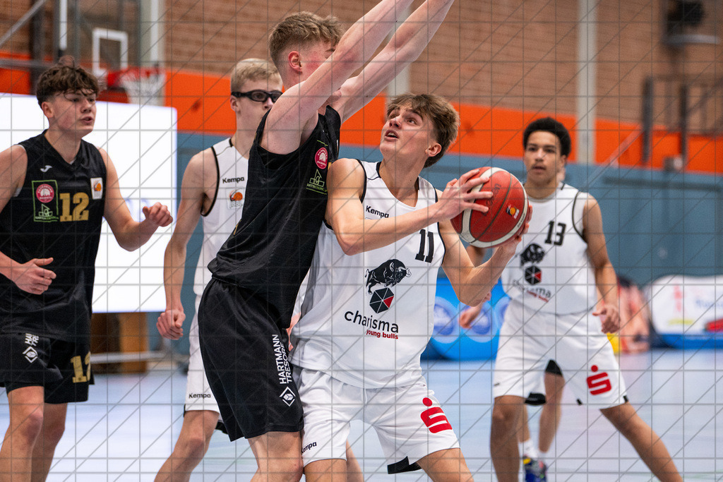 JBBL 24/25 | 26.01.2025 | Charisma Young Bulls vs. Gartenzaun24 Baskets Paderborn | JBBL 24/25 | 26.01.2025 | Charisma Young Bulls vs. Gartenzaun24 Baskets Paderborn - - - - - CREDIT, www.bullenfotos.de, Martin König, Hörner Weg 40, D-49078 Osnabrück, +4917663732967, Nutzung und Weitergabe nur zu den vereinbarten Zwecken. Presseanfragen an Urheber. Alle Rechte beim Urheber. - - - - - - Realisiert mit Pictrs.com