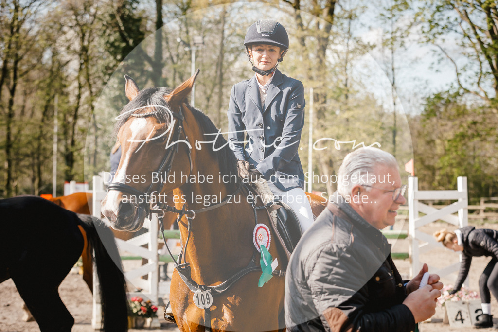 3I6A3805 | Stimmungsvolle Portraits und Reitsportfotografie im Ruhrgebiet und im Münsterland.

Pferdefotografie, Hundefotografie, Tierfotografie, Reportagen, Portraits von Tier und Mensch, Turnierfotografie in Bochum, Recklinghausen, Marl, Haltern am See, Dülmen.. - Realisiert mit Pictrs.com