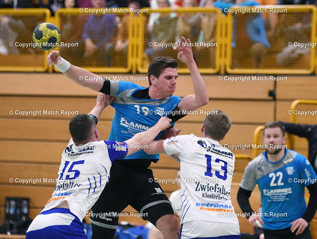 Handball Landesliga Maenner 2019/2020 Spvgg Moessingen | Handball Landesliga  2019/2020    26.01.2020MaennerSpvgg Moessingen - TV Weilstetten IISimon Schleich (2.v.li, Spvgg Moessingen)FOTO: ULMER PressebildagenturxxNOxMODELxRELEASExx