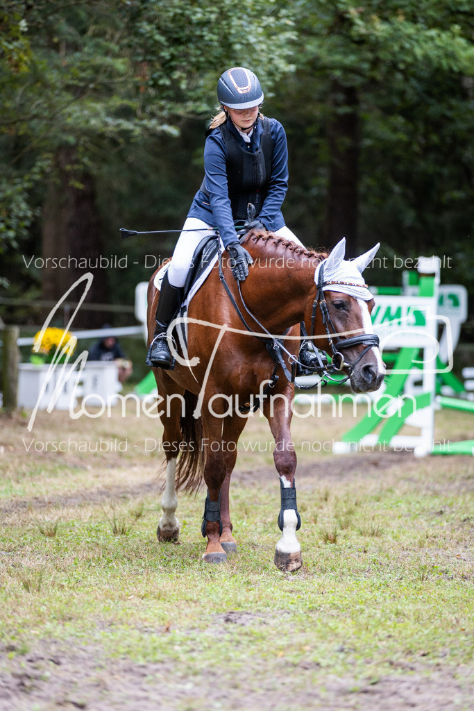 HB-Springreiter-006 | MomenTaufnahmen Pferdesportfotos