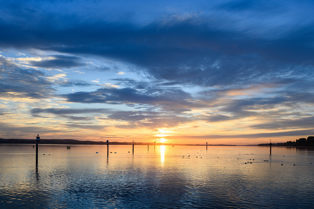 Morgenstimmung über dem Zeller See II | Einer meiner Lieblingsorte für Sonnenaufgangbilder war schon immer der Schiffanleger im Mooser Hafen - Realisiert mit Pictrs.com