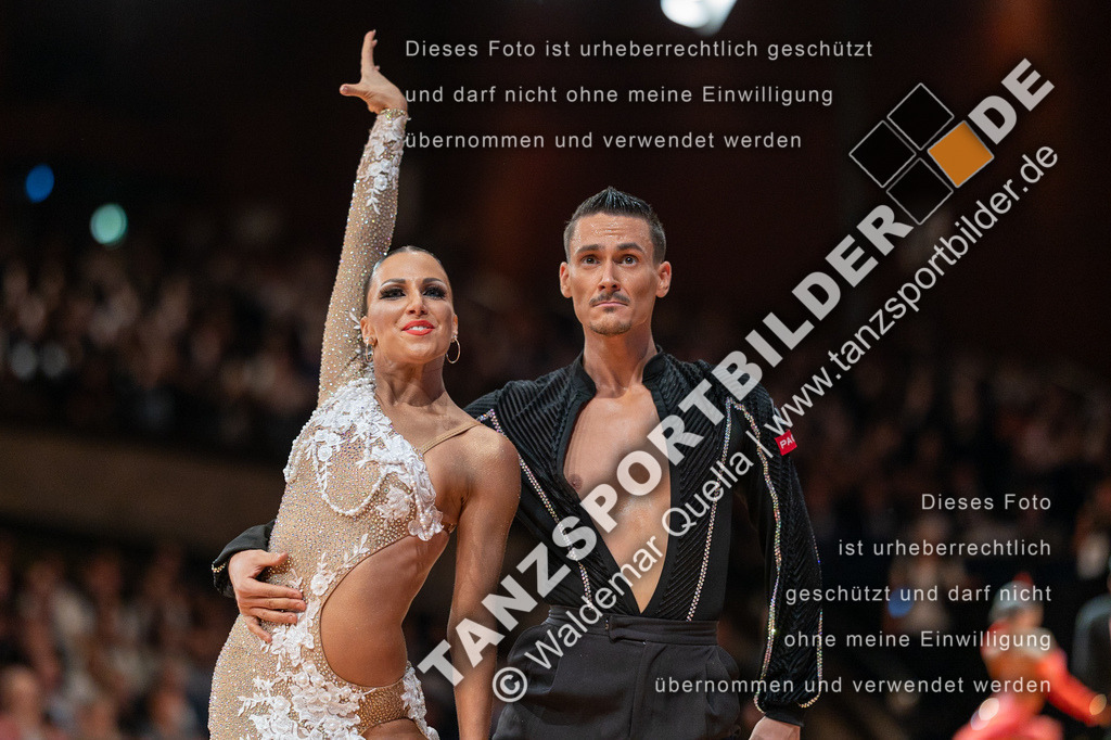 20230812-12698 | Hier finden Sie Tanz Bilder vom Latein und Standard Formationen tanzen. Sportbilder vom Tanzsport. Schöne Fotos und von Weltmeisterschaft, Europameisterschaft, Bundesliga, Regionalliga, Oberliga und Landesliga sowie von GOC Stuttgart, DanceComp, WM Bremen