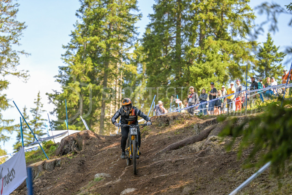 UCI Mountain Bike World Cup Lenzerheide 2022 - Downhill - 9. July 2022 | UCI Mountain Bike World Cup Lenzerheide 2022 - Downhill
Bike Kingdom, Lenzerheide
#94 LALY Thibault (FRA)
Bild: Sportfotografie Markus Aeschimann | www.markus-aeschimann.ch - Realisiert mit Pictrs.com