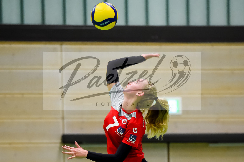 VCOBWA20211106_035 | Volleyball, Frauen:   bei dem Spiel der 3. Liga West zwischen VC Osnabrueck und SV BW Aasee in der Schlosswallhalle am 06.11.2021 in Osnabrueck, Deutschland. - Realisiert mit Pictrs.com