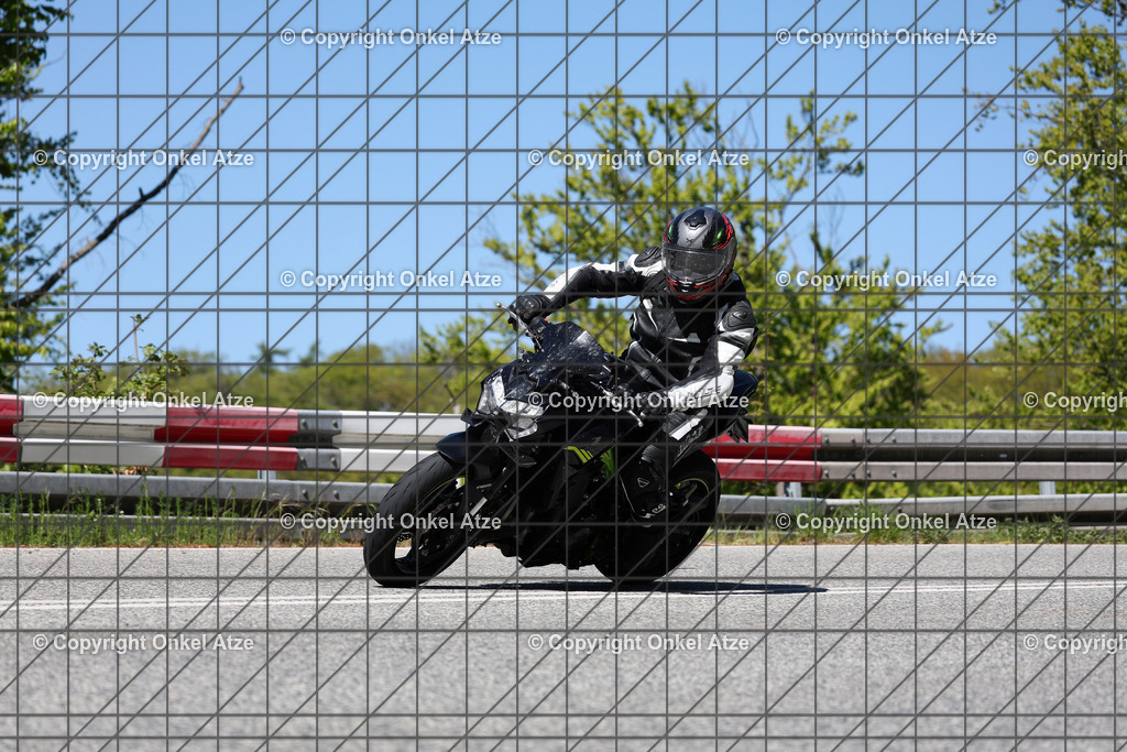 IMG_9771 | Fotograf am Kyffhäuser. Onkel Atze. Kyffhäuser Rennstrecke. Café36. Motorsportfotografie. - Realisiert mit Pictrs.com