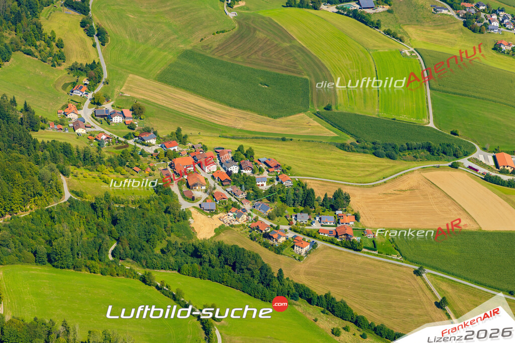 Schöne Luftaufnahme als Geschenk in Eckertsreut Ringelai - Die Luftbildaufnahme wurde 2025 vom UL-Flugzeug heraus erstellt ( keine Drohne ) - Hochauflösende Luftaufnahme -Nicht vergleichbar mit Google Maps oder Satelittenbilder- Die Geschenkidee !Mit Lizenz und Bildrechte bestellbar