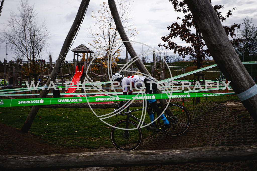 ..... | AUSTRIA, 24.11.24, 3.Radquerfeldein GP um das Sportzentrum Gunskirchen Image shows: Photo: Wapics / Andreas Willdoner