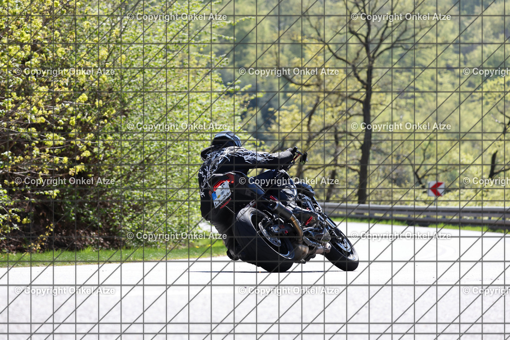 IMG_7060 | Fotograf am Kyffhäuser. Onkel Atze. Kyffhäuser Rennstrecke. Café36. Motorsportfotografie. - Realisiert mit Pictrs.com