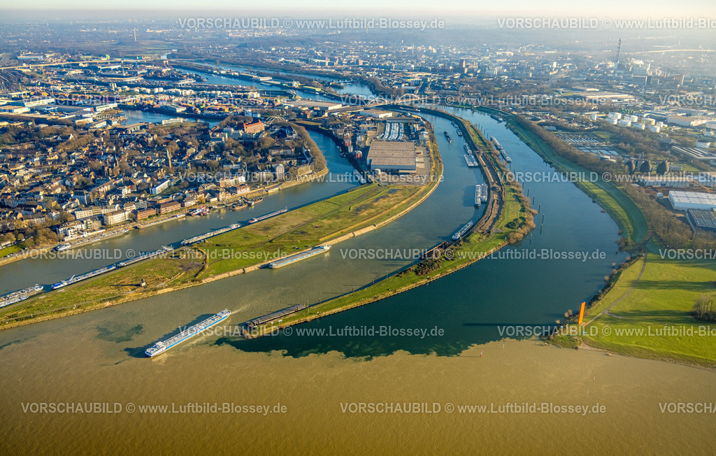 Duisburg241202368 | Luftbild, Gesamt-Übersicht Hafen Duisburg duisport, Fluss Ruhr Mündungsgebiet in den Fluss Rhein mit Verschlammung, Binnenschiffahrt auf dem Fluss Ruhr und Rhein mit einem Gastanker / Gastankschiff, blauer Himmel und Blick auf Duisburg-Ruhrort, Duisburg, Ruhrgebiet, Nordrhein-Westfalen, Deutschland