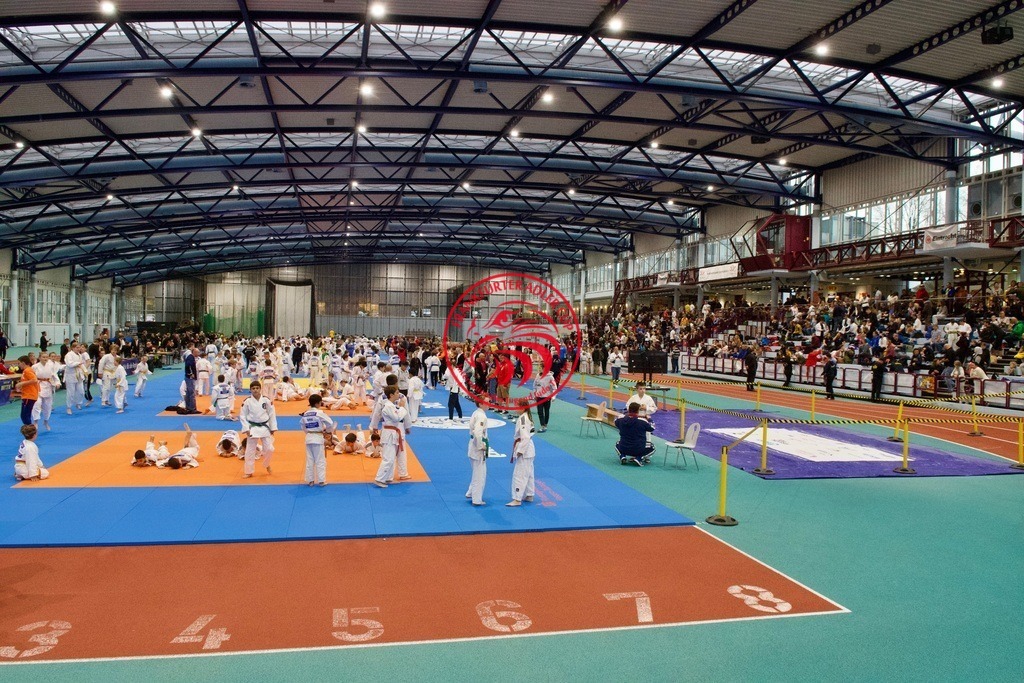 RAS_7676 | Fotos vom Adler Cup - Pictures from Adler Cup

Hier findet Ihr alle Eindrücke und großen Momente der Adler Cup Wochenenden. Here you will find all impressions and great moments of the Adler Cup weekends. - Realisiert mit Pictrs.com