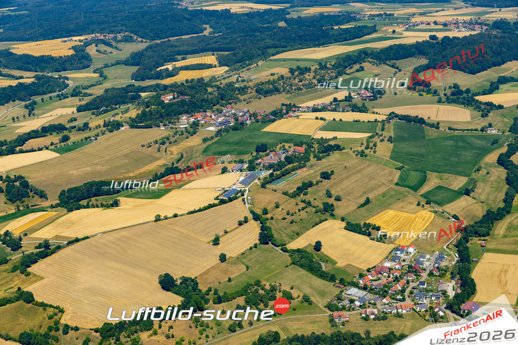 Aktuelles Luftbild von Halden Bühlertann - Die Luftaufnahme wurde 2022 mittels UL-Flugzeug erstellt ( keine Drohne ) - hochauflösende Kamera-Systeme von  Canon -Beste Qualität - Für grossformatige Ausdrucke geeignet. Die Geschenkidee !