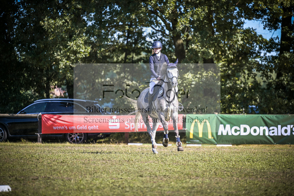 DOS_0426 | Entdecke hochwertige Reitturnierfotos von Foto Oger. Professionell, emotional und authentisch – jetzt Lieblingsmomente im Shop bestellen.Deutschlandweite Turnierfotografie. - Realisiert mit Pictrs.com