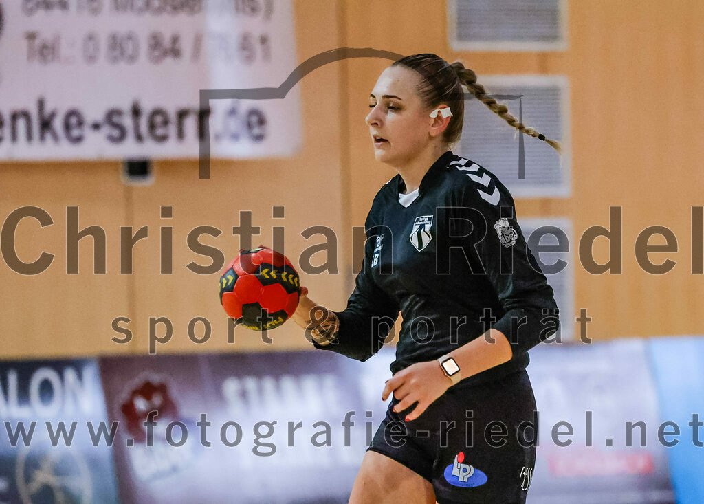 2023-10-14_004_SpVgg_Altenerding_gegen_HSG_Freising_Neufahrn_Damen | Erding, Deutschland, 14.10.2023:
Handball, Bezirksliga Frauen Altbayern 2023 / 2024, 3. Spieltag, SpVgg Altenerding II gegen HSG Freising-Neufahrn II, Endergebnis: 23:28

Elisabeth Bauschmid (SpVgg Altenerding, #9)

Foto: Christian Riedel / fotografie-riedel.net