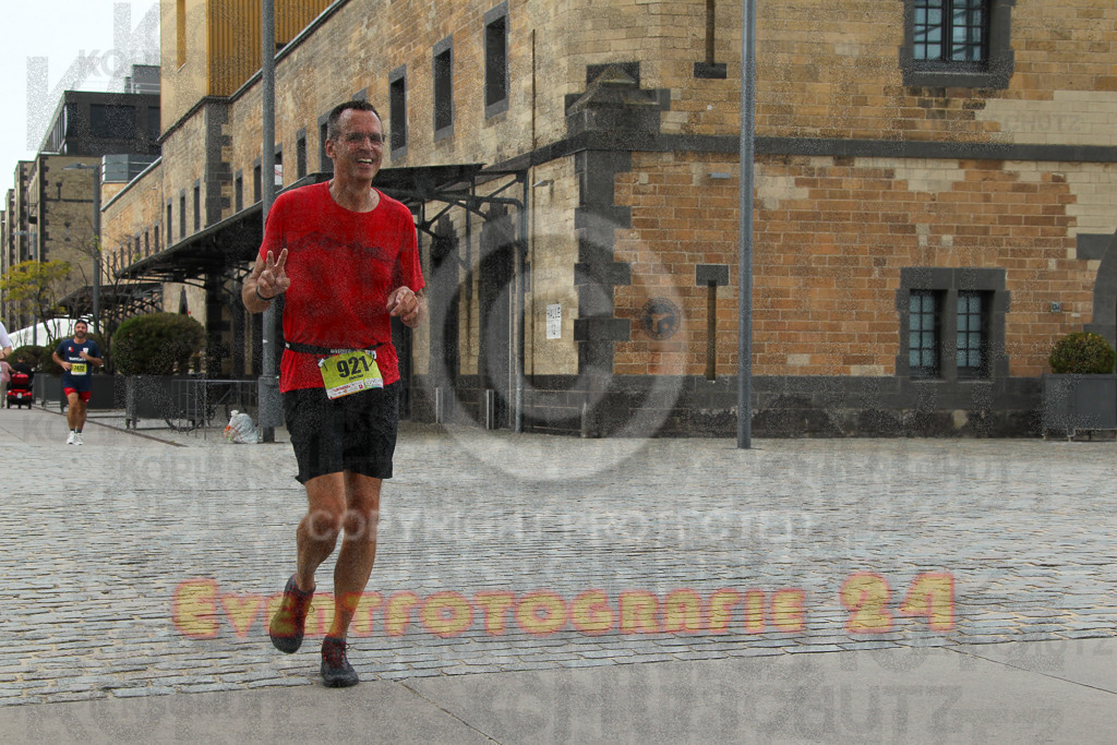 250920_1530_EV4_8957 | Sportfotografie im Rhein-Sieg Kreis, Köln, Bonn, NRW, Rheinland Pfalz, Hessen, etc. Unser Tätigkeitsfeld umfasst den Laufsport vom Volkslauf über den Marathon, Duathlon, Triathon bis zum Ultralauf wie Kölnpfad Ultra oder Schindertrail.