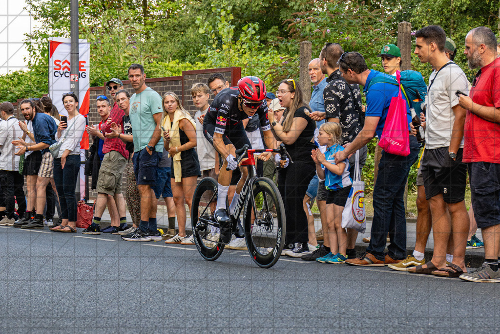 DeutschlandTour 2025 | Prolog  | WILKSCH Hannes (Tudor Pro Cycling Team) //  20.08.25: DeutschlandTour 2025 | Prolog  / Essen / Deutschland  //   CREDIT:www.bullenfotos.de, Martin König, Hörner Weg 40, D-49078 Osnabrück, +4917663732967 // Nutzung und Weitergabe nur zu den vereinbarten Zwecken. Presseanfragen an Ersteller. Alle Rechte beim Ersteller. Honorierung nach MFM. - Realisiert mit Pictrs.com