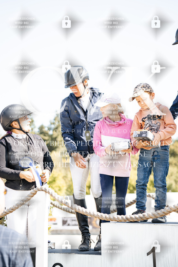 CK704090 | Turnierfotografie Pferdefotografie Trier Rheinland-Pfalz Pferdesport Reitsport Tierfotografie Sportfotografie Pferdevideo Pferdevideografie Equestrianvideography equestrianphotography  - Realisiert mit Pictrs.com