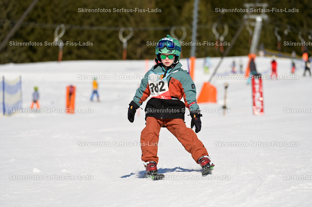 SRF_27.02.2026_191 | Skirennfotos,Serfaus,Fiss,Ladis,Kinderskirennen,Winter,Tirol,Oberland,skirace,SFL,feelfree,weil wir's genießen,ski,Ski,skifahren,Sonnenplateau, - Realisiert mit Pictrs.com
