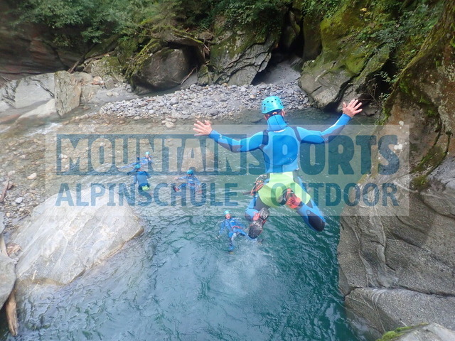 P9200060 | Bestelle die Bilder deines Berg- oder Wasser-Abenteuers mit Mountain Sports bequem von zu Hause aus direkt über unseren Online Fotoshop von pictrs.com. - Realisiert mit Pictrs.com