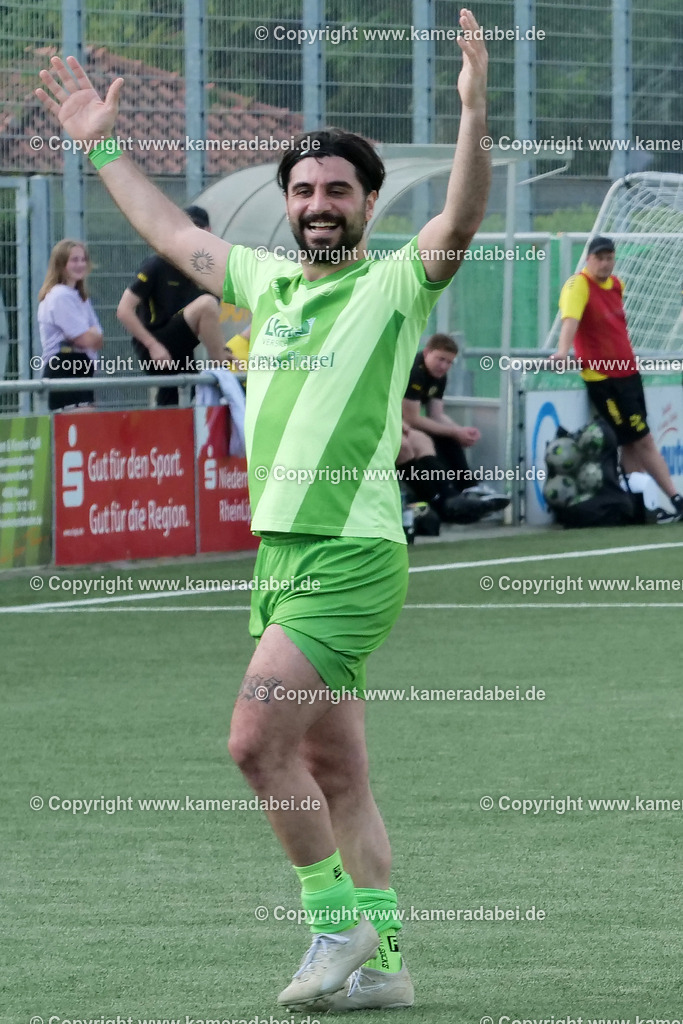 Fußball : Bezirksliga : SV 08/29 Friedrichsfeld - Borusia Veen am 10.05.2026 in Voerde Friedrichsfeld | Fußball : Bezirksliga : SV 08/29 Friedrichsfeld - Borusia Veen am 10.05.2026 in Voerde Friedrichsfeld - Realisiert mit Pictrs.com