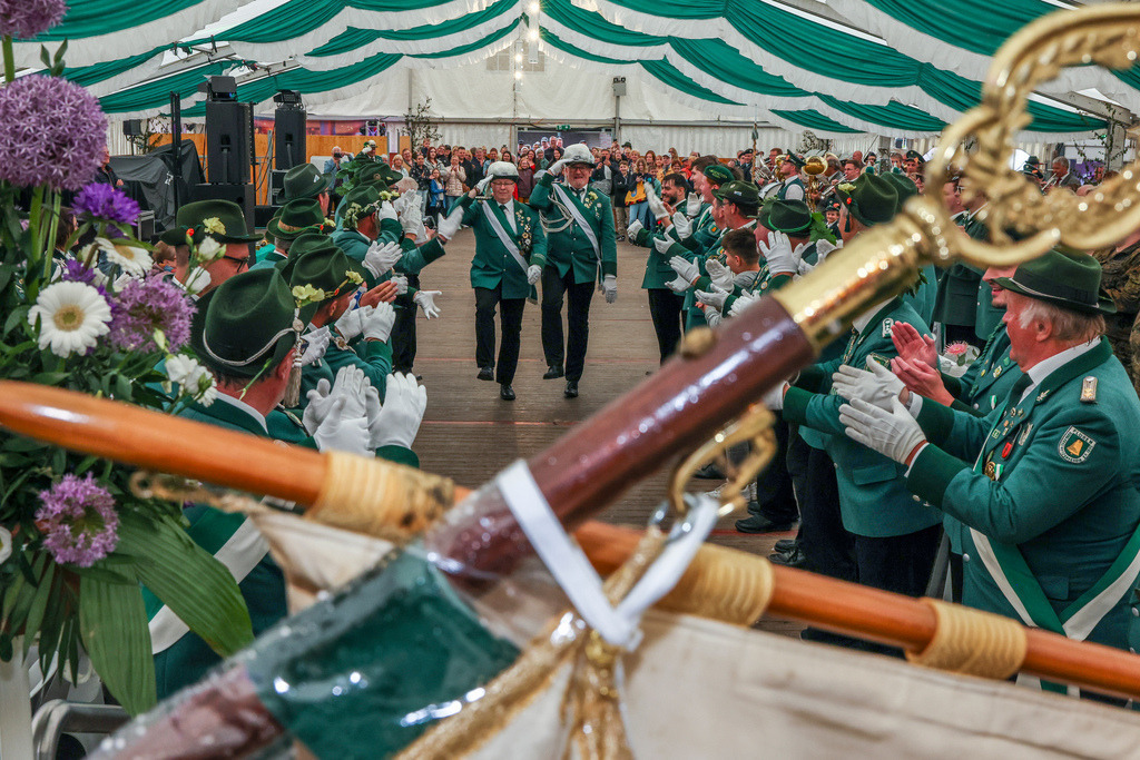 top-top.de 240527-064 | Foto, Video, Fotografie, Videografie, Fotobox, DJ, Discjockey, Musik, Musikbox, Veranstaltung, Photobooth, Amazon, Ebay, Buchtipp, Bestseller, Autor, Verlag, Buch, Wesel, Hamminkeln, NRW, Dinslaken, Rees, Drohne, Hochzeit, Party, Fotobox, Wesel, Fotograf