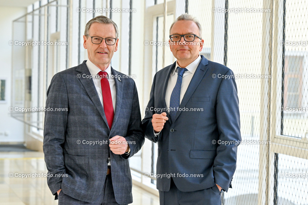 Pressegespräch Internorm International GmbH 2023_ 07.03.2023-15 | 07.03.2023, Presseclub Linz, AUT, Pressekonferenz Internorm International GmbH, Geschäftsverlauf 2022, Ausblick Geschäftsjahr 2023, Investitionsprogramm 2023, im Bild Johann Brandstetter (Geschaeftsfuehrer Marketing & Vertrieb der Internorm International GmbH), Christian Klinger (Miteigentuemer und Unternehmenssprecher Internorm International GmbH)