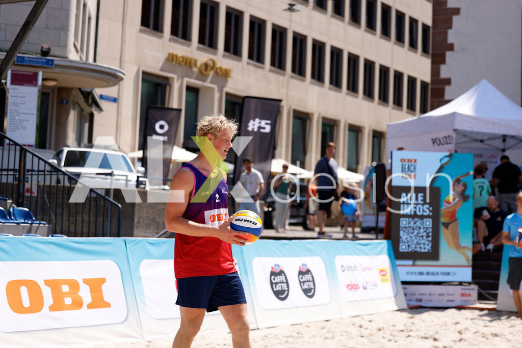 Obi BeachTour 2026 - Basel | BASEL, SWITZERLAND - JULY 18: [JACOB HEJLSVIG PETERSEN (DEN) during the Obi BeachTour 2026 match between ALLEMANN / LEFFLER (SUI) and MASSEREY / SCHNEGG (SUI) at Barfüsserplatz on July 18, 2026 in Basel, Switzerland. - Realisiert mit Pictrs.com
