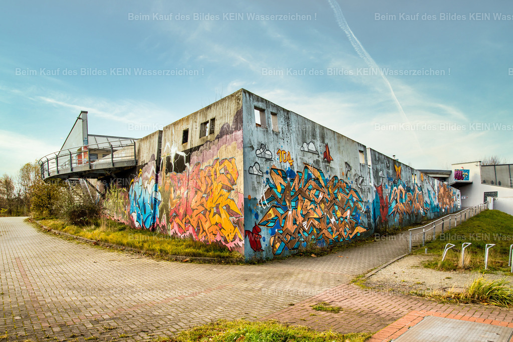 Magdeburg-7422 | Ein Graffiti kann auch einfach mal schön sein.Man muss nicht immer weit suchen. Oft reicht es, kurz stehen zu bleiben und etwas genauer hinzusehen. Die besten Motive entdeckt man manchmal ganz nebenbei. - Realisiert mit Pictrs.com