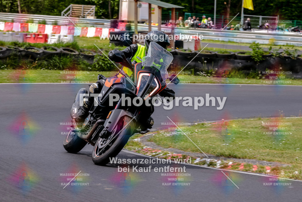 MotoTeamVBK-20966 | Hier findet Ihr Bilder von Touristenfahrten auf der Nürburgring Nordschleife oder von anderen Veranstaltungen die ich besucht habe. Viel Spass beim Durch Schauen 