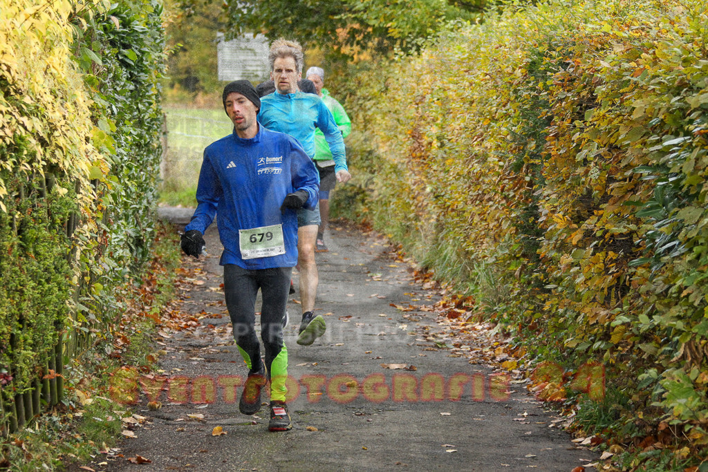 251026_1004_EV4_3949 | Sportfotografie im Rhein-Sieg Kreis, Köln, Bonn, NRW, Rheinland Pfalz, Hessen, etc. Unser Tätigkeitsfeld umfasst den Laufsport vom Volkslauf über den Marathon, Duathlon, Triathon bis zum Ultralauf wie Kölnpfad Ultra oder Schindertrail.
