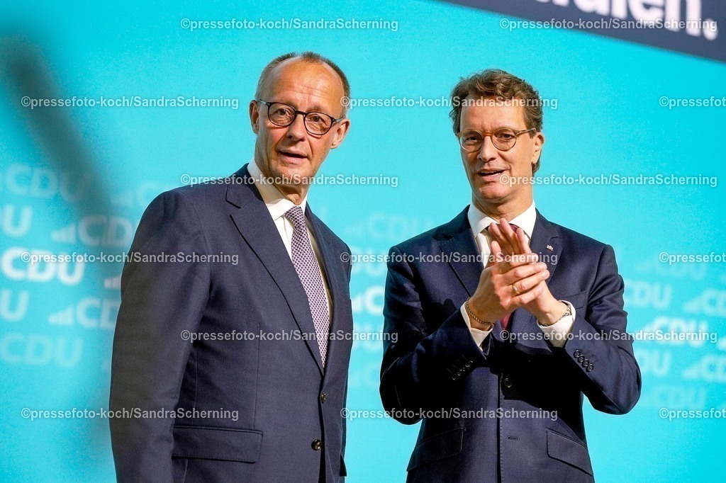 xsscx30082501007 | 30.08.2025, xsscx, Bundeskanzler Friedrich Merz und Ministerpr‰sident Hendrik W¸st auf dem 47. Landesparteitag der CDU Nordrhein-Westfalen mit dem Motto - SO! geht kommunal - im World Conference Center in Bonn Nordrhein-Westfalen Deutschland