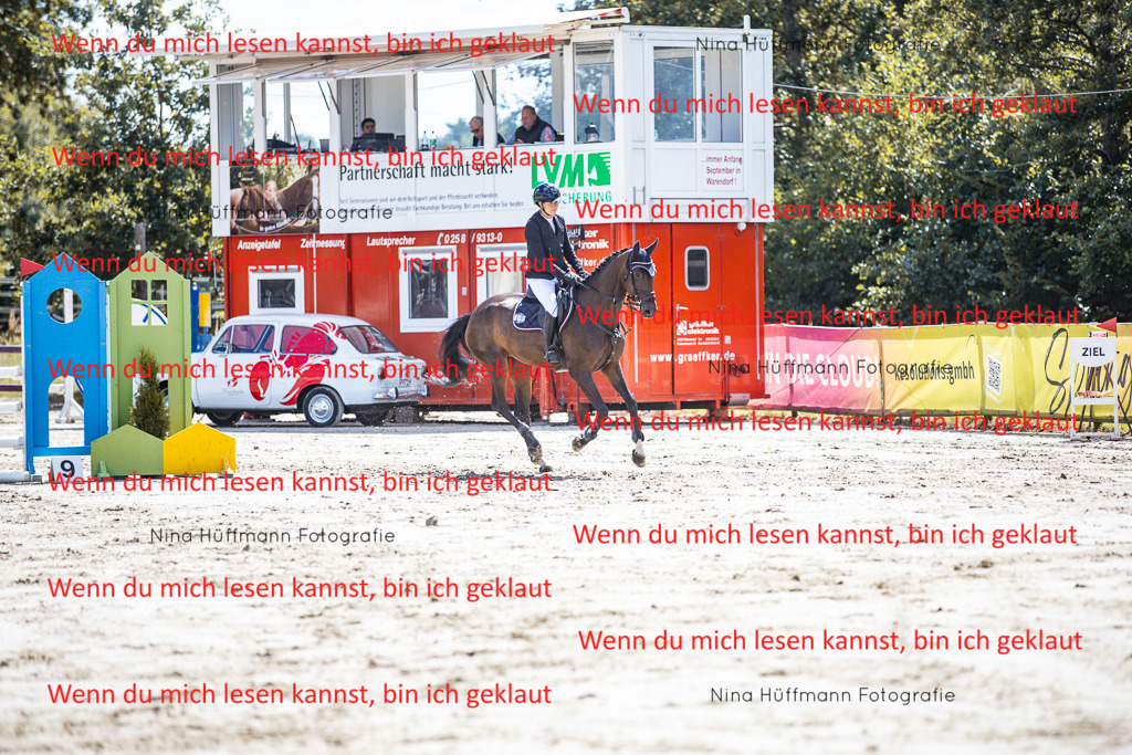 BK1A5119 | Turnierbilder Turnierfotos Nina Hüffmann Turnierfotografie Pferdefotografie Tierzeichnung Haustierzeichnung Pferdezeichnung Hundezeichnung Videograf  - Realisiert mit Pictrs.com