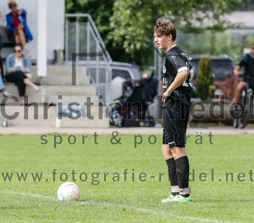 2023-07-02_099_SV_Walpertskirchen_gegen_FC_Herzogstadt | Walpertskirchen, Deutschland, 02.07.2023:
Fußball, Kreisliga 2023 / 2024, Testspiel, SV Walpertskirchen gegen FC Herzogstadt, Endergebnis: 

Philipp Schmitt (FC Herzogstadt, #23)

Foto: Christian Riedel / fotografie-riedel.net