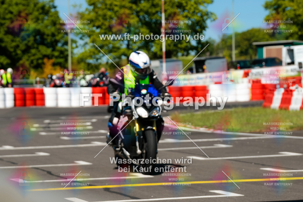 Moto-TeamOBK-21790 | Hier findet Ihr Bilder von Touristenfahrten auf der Nürburgring Nordschleife oder von anderen Veranstaltungen die ich besucht habe. Viel Spass beim Durch Schauen 