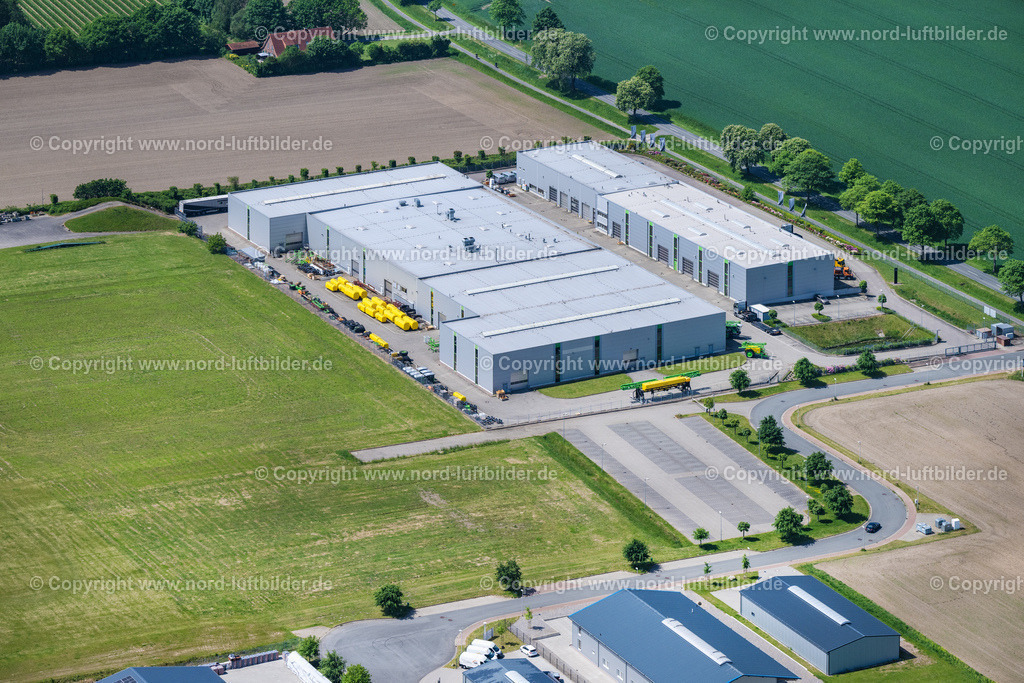 Hedendorf_Neukloster_Dammann_ELS_7333280523 | BUXTEHUDE 28.05.2023 Gewerbehallen " HERBERT DAMMANN GmbH " Hedendorf Neukloster in Buxtehude im Bundesland Niedersachsen, Deutschland. // Commercial buildings " HERBERT DAMMANN GmbH " Hedendorf Neukloster in Buxtehude in the state Lower Saxony, Germany. Foto: Martin Elsen