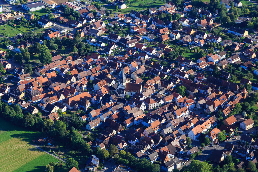 Luftbild: Clemenskirche im Ortsteil Horrheim in Vaihingen im Bundesland Baden-Württemberg in Deutschland. Foto: IMG_093484.jpg vom 22.08.2016 durch Werner Riehm/FLY-FOTO.de