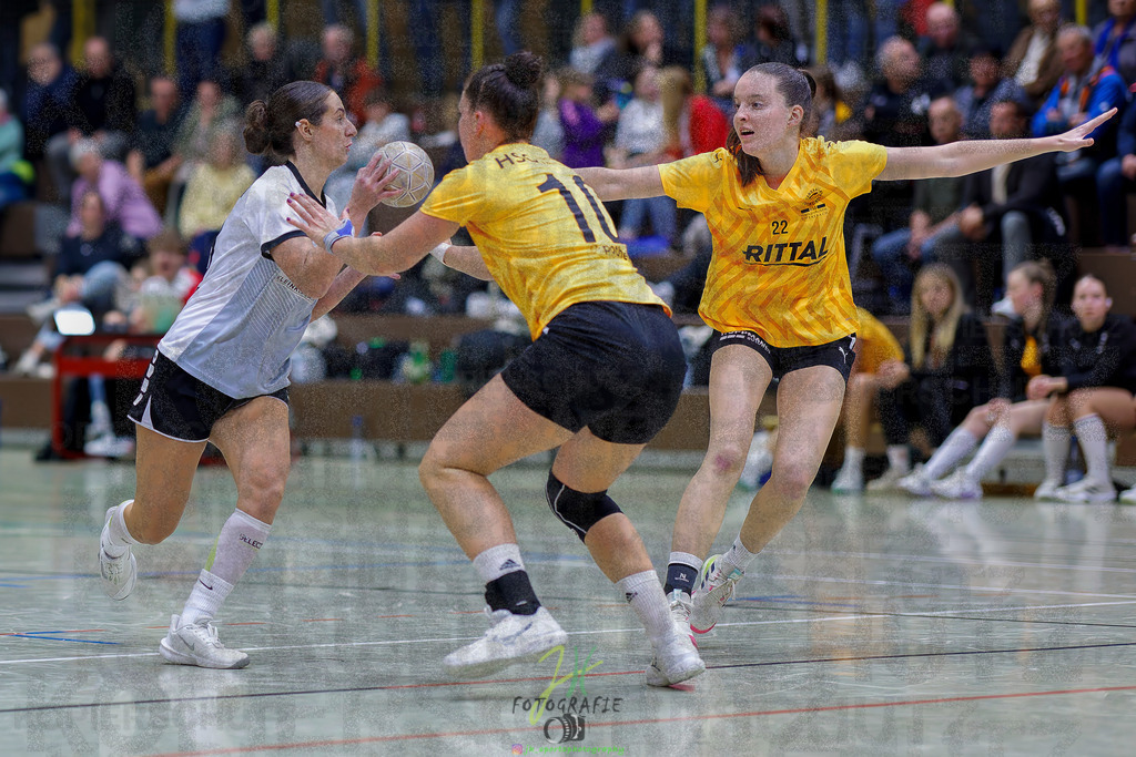 Frauen Oberliga Mitte (HHV); HSG Eibelshausen/Ewersbach - HSG Linden | Frauen Oberliga Mitte (HHV); HSG Eibelshausen/Ewersbach - HSG Linden am 15.11.2025 in Eibelshausen (Holderberghalle)Photo © 2025 - Jörg Heinrich - Realisiert mit Pictrs.com