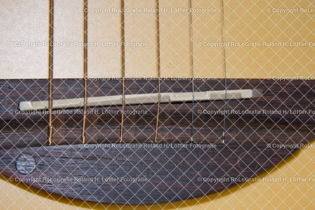 Gitarre-03 | Detail einer Gitarre - Realisiert mit Pictrs.com