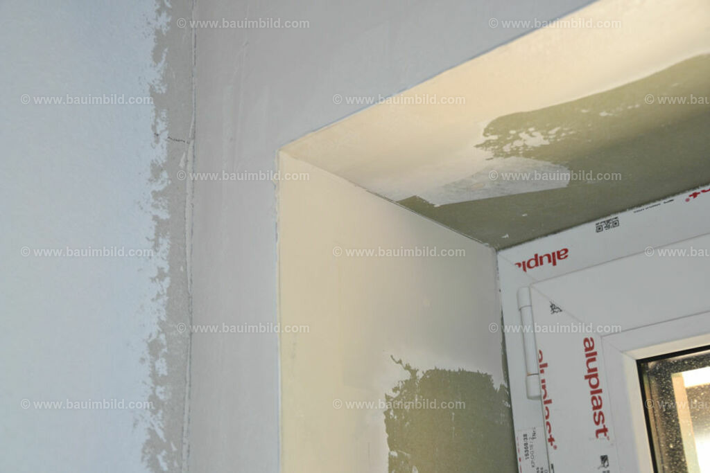 bib-lg18-putzarbeiten-0206 | Nach LV-Leistungsgruppen sortierte Detailfotos über den Bau eines Hauses. Alle Hausbau-Bilder direkt vom Urheber und Autor der Website Haus-Selber-Bauen.com