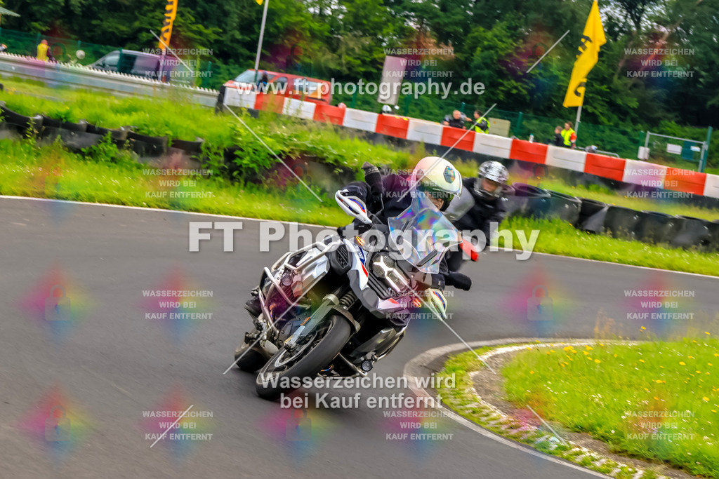 VBK-7034 | Hier findet Ihr Bilder von Touristenfahrten auf der Nürburgring Nordschleife oder von anderen Veranstaltungen die ich besucht habe. Viel Spass beim Durch Schauen 