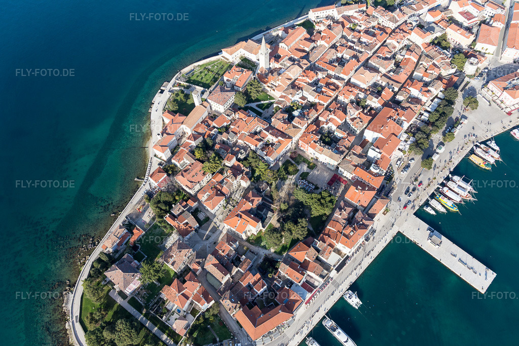 Luftbild: Ortsansicht in Poreč im Bundesland Gespanschaft Istrien in Kroatien. Foto: IMG_106054.jpg vom 13.04.2018 durch Werner Riehm/FLY-FOTO.de